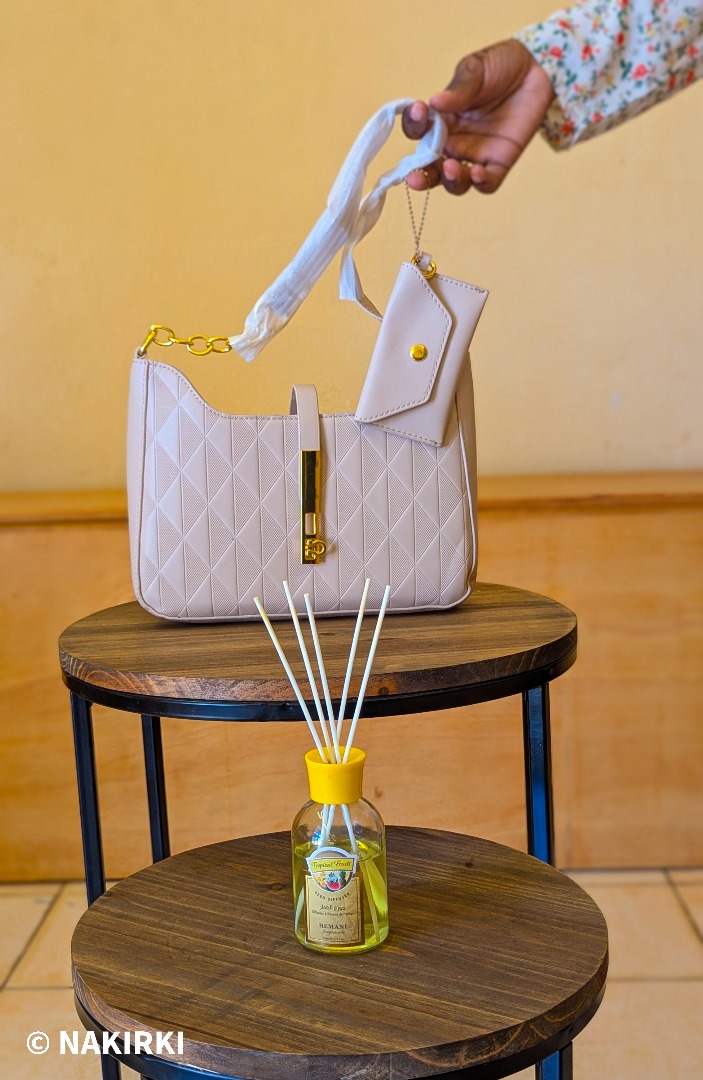 Sac à main moyen format polyvalence chic